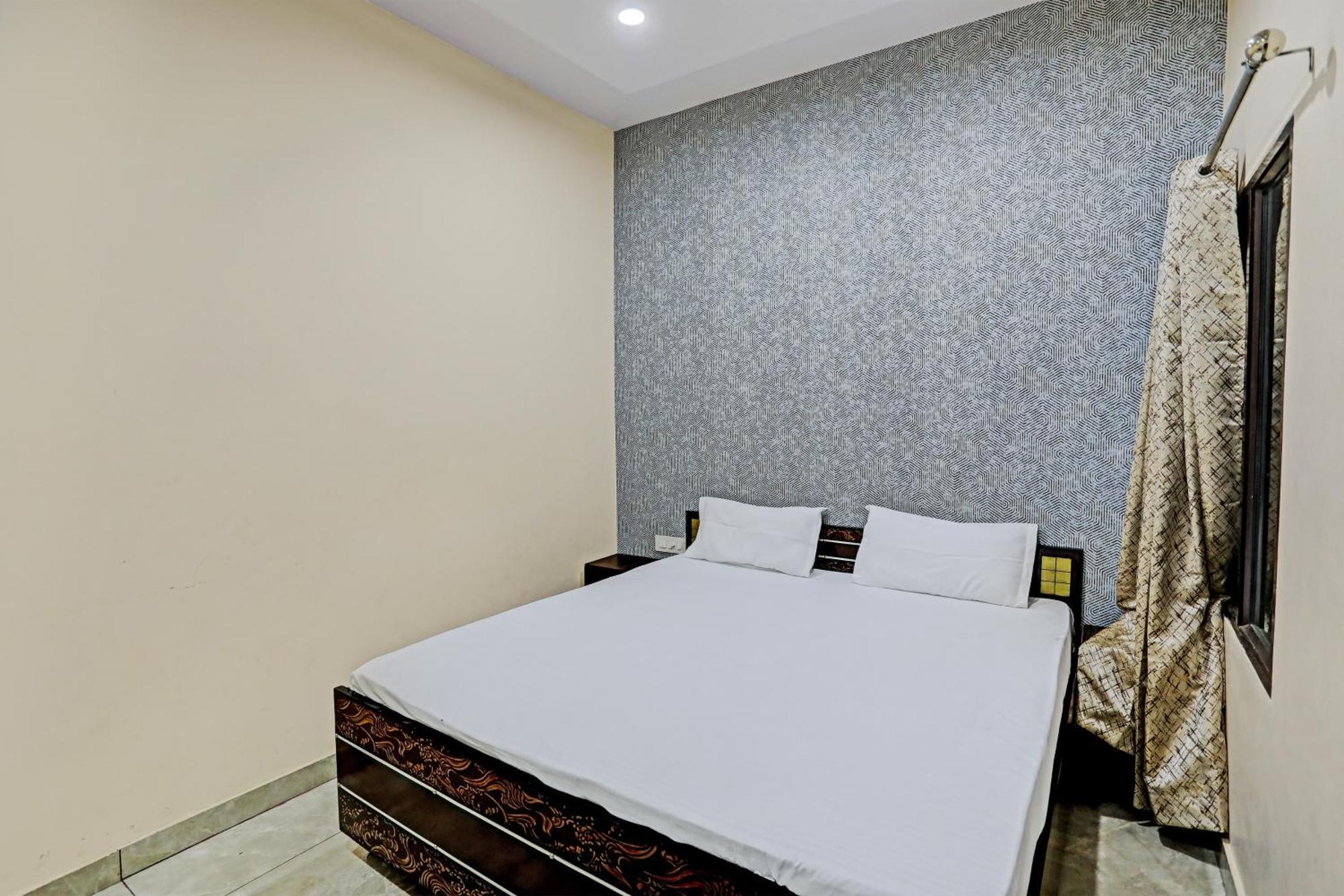 Dream Lounge Hotell Jalandhar Exteriör bild