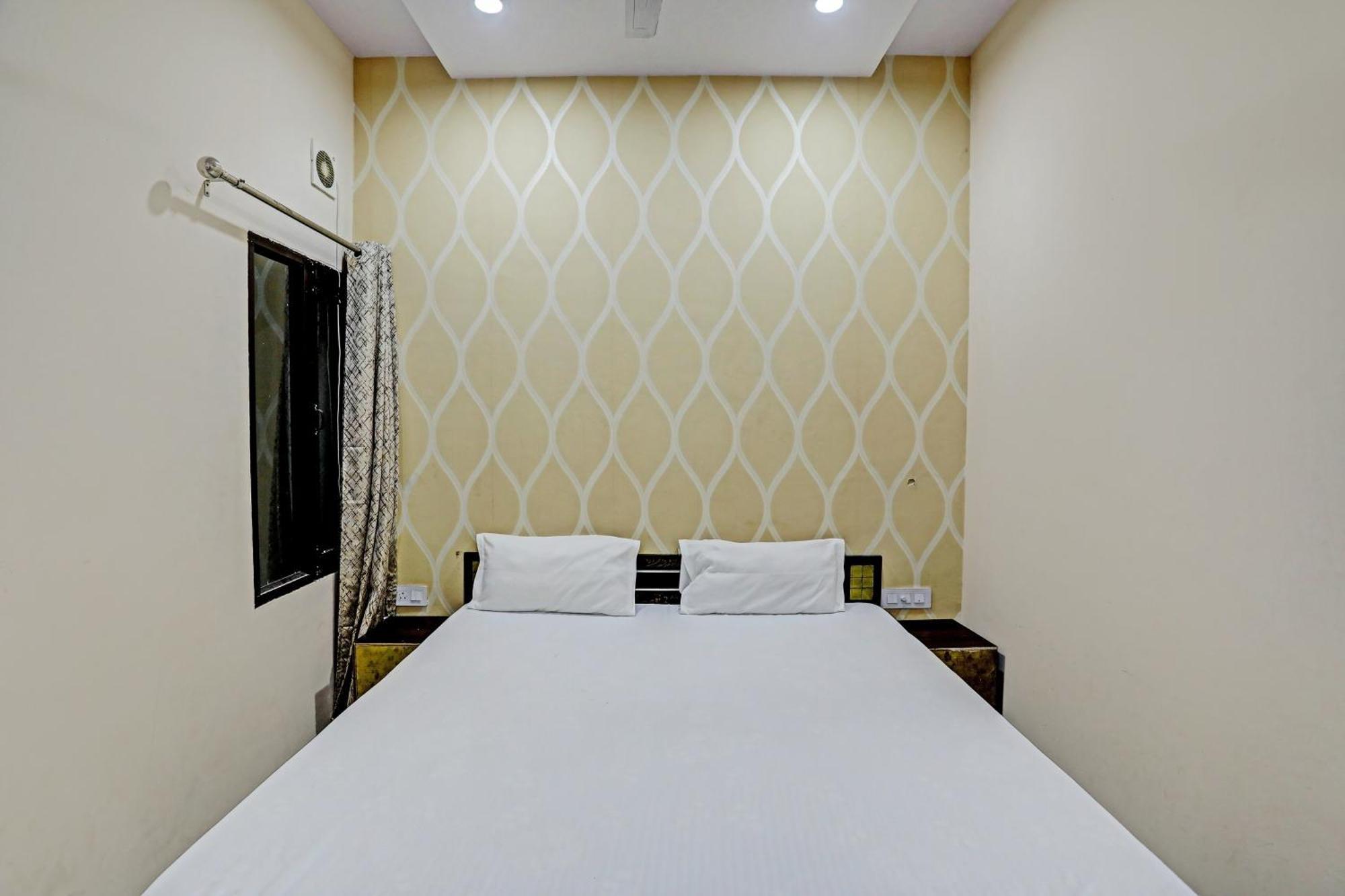 Dream Lounge Hotell Jalandhar Exteriör bild