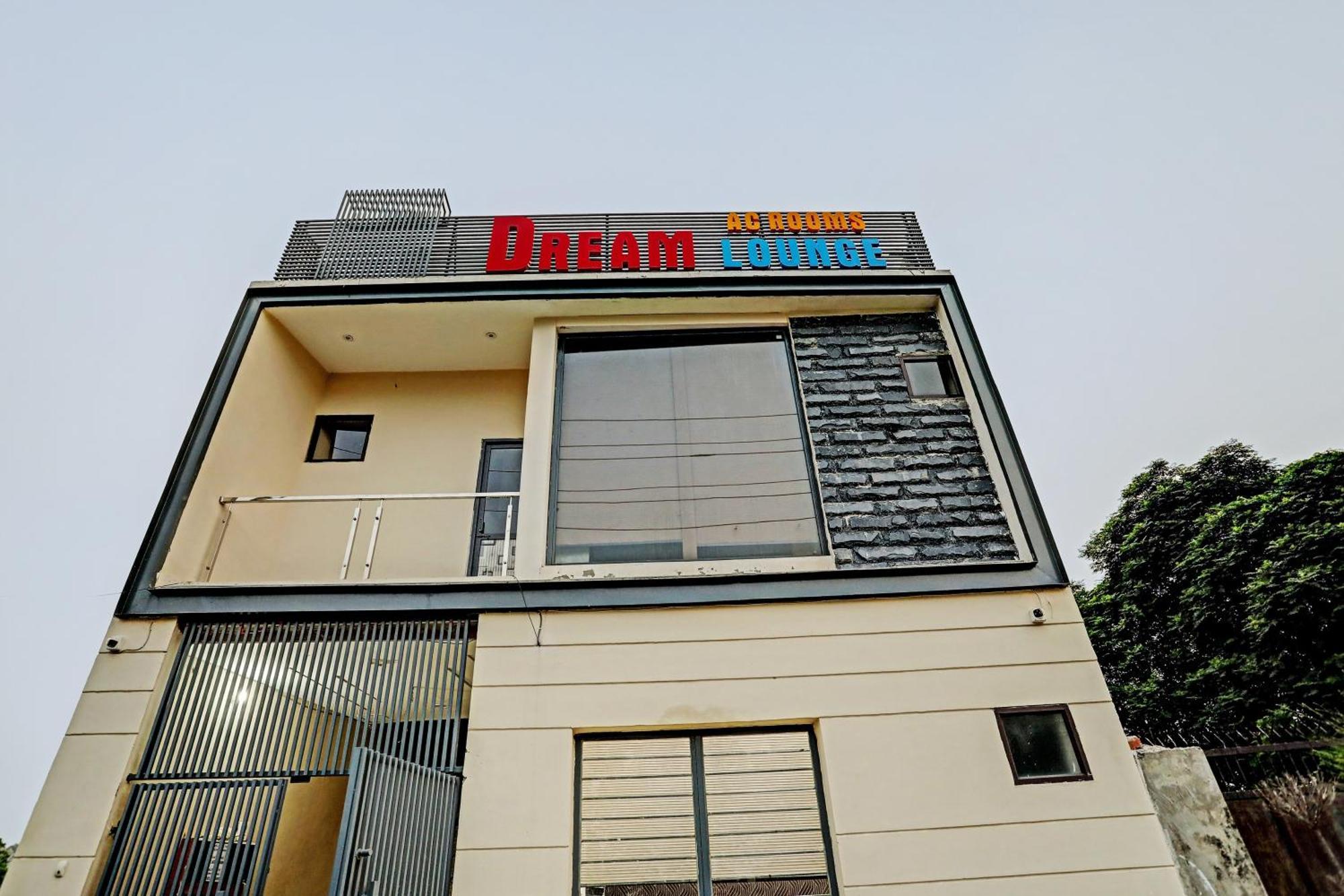 Dream Lounge Hotell Jalandhar Exteriör bild